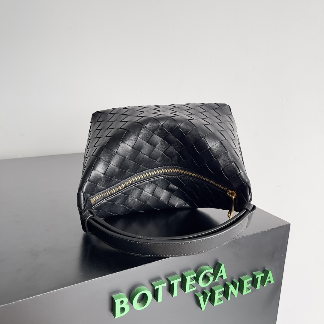 Bottega Veneta Year of the Snake Limited Edition Wallace Handbag 754443