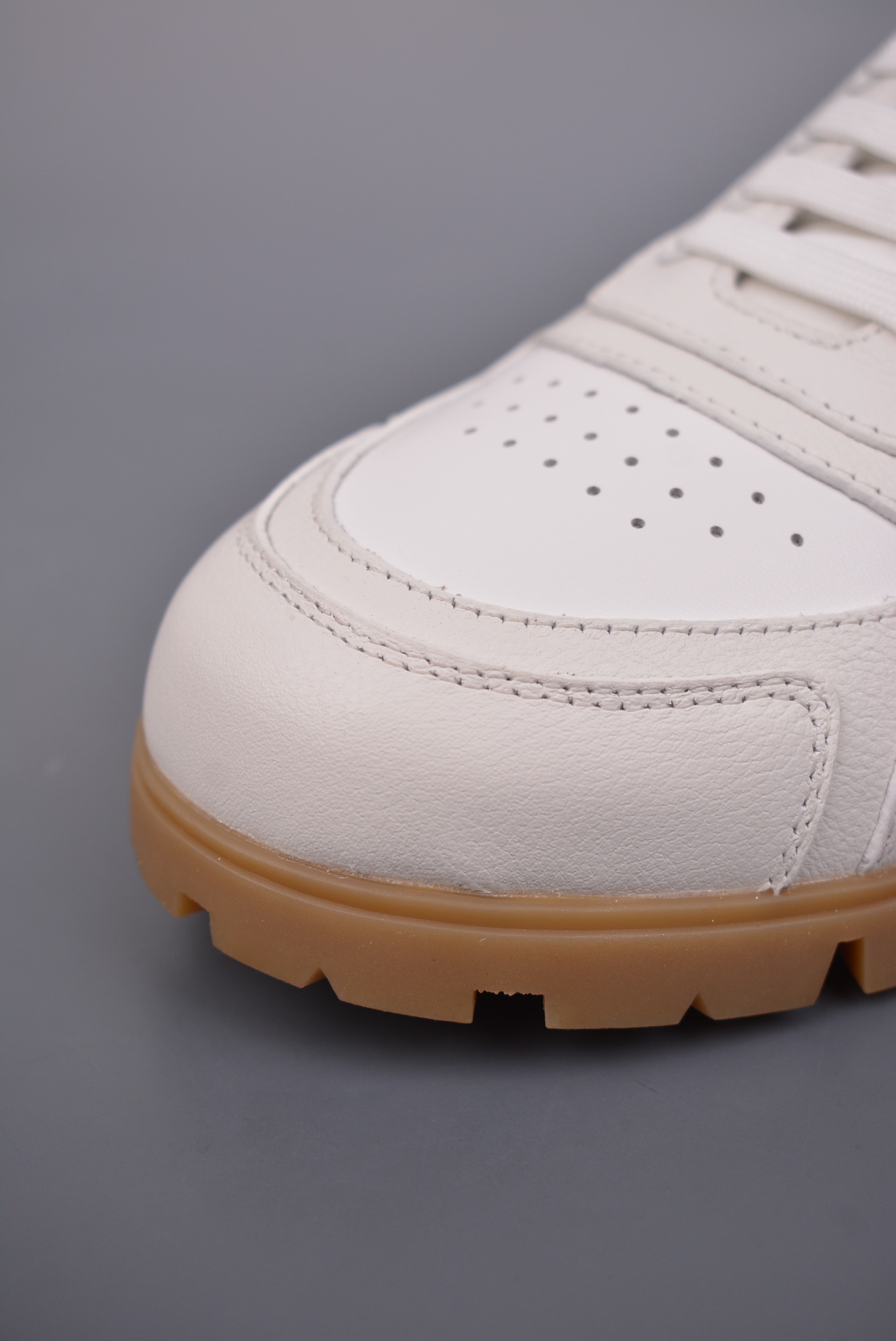 rada Downtown Low Sneakers White Pebbled Leather