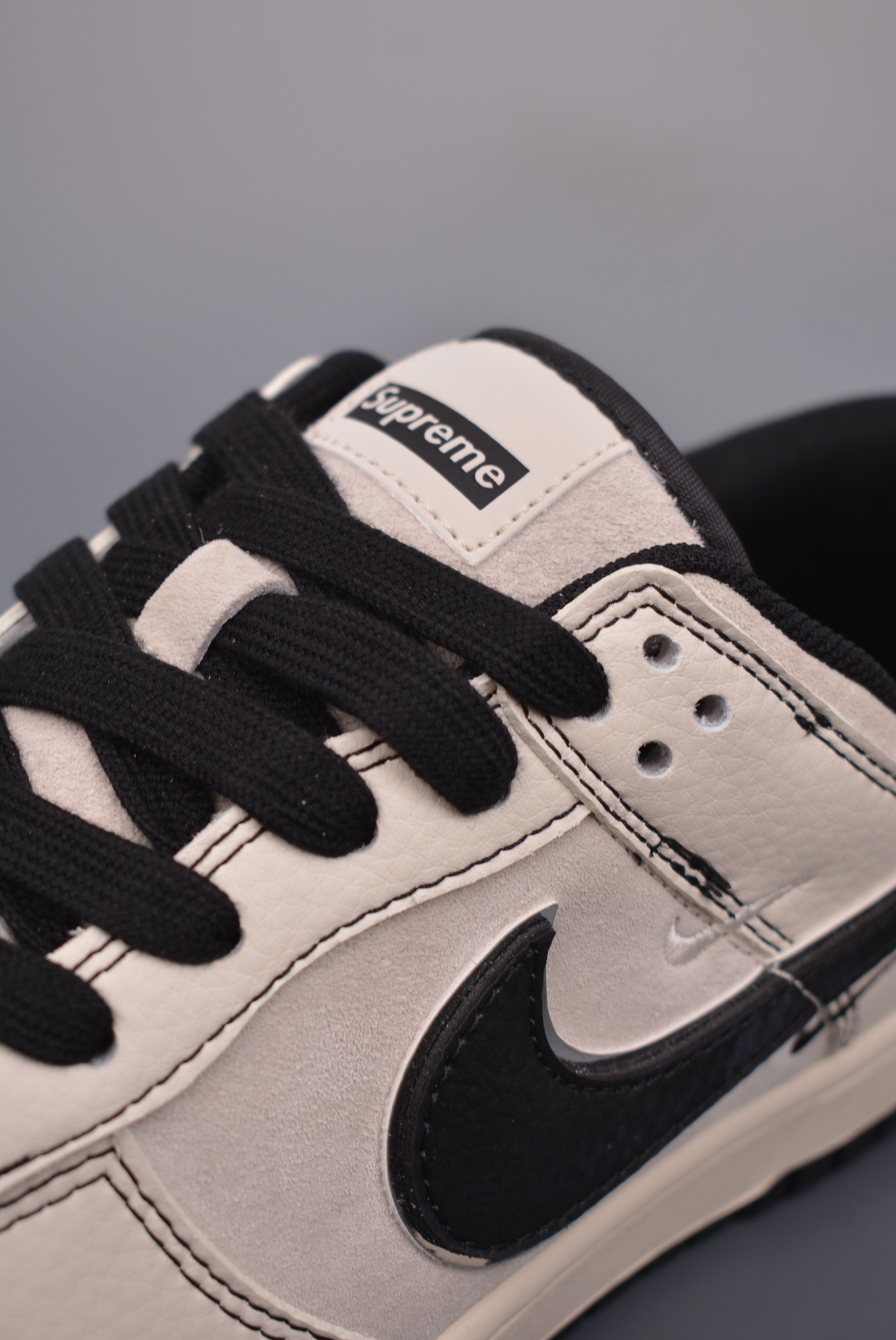 Supreme x Nike By You SB Dunk Low Retro SP beige white black XX3168-302