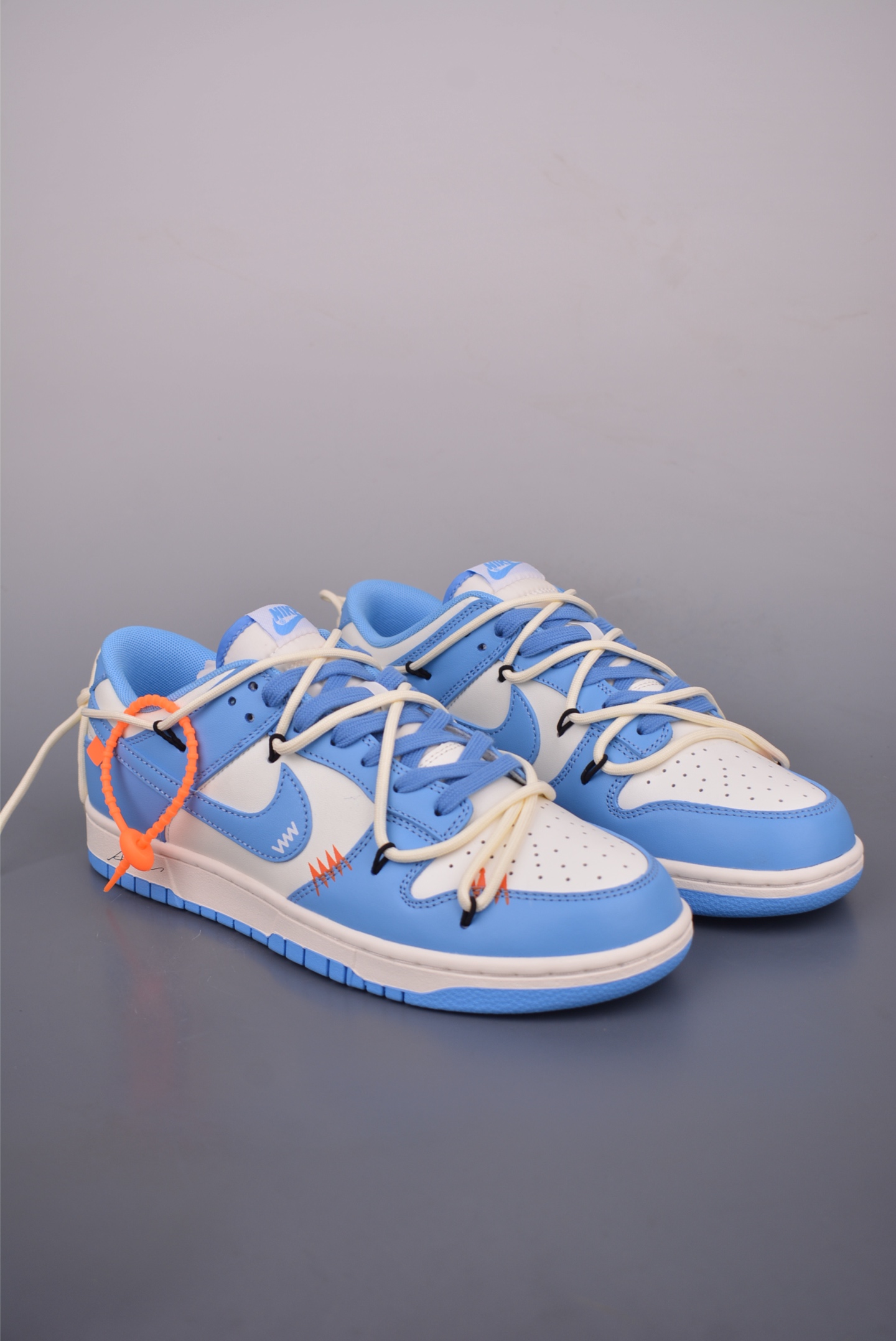 Nike SB Dunk Low 