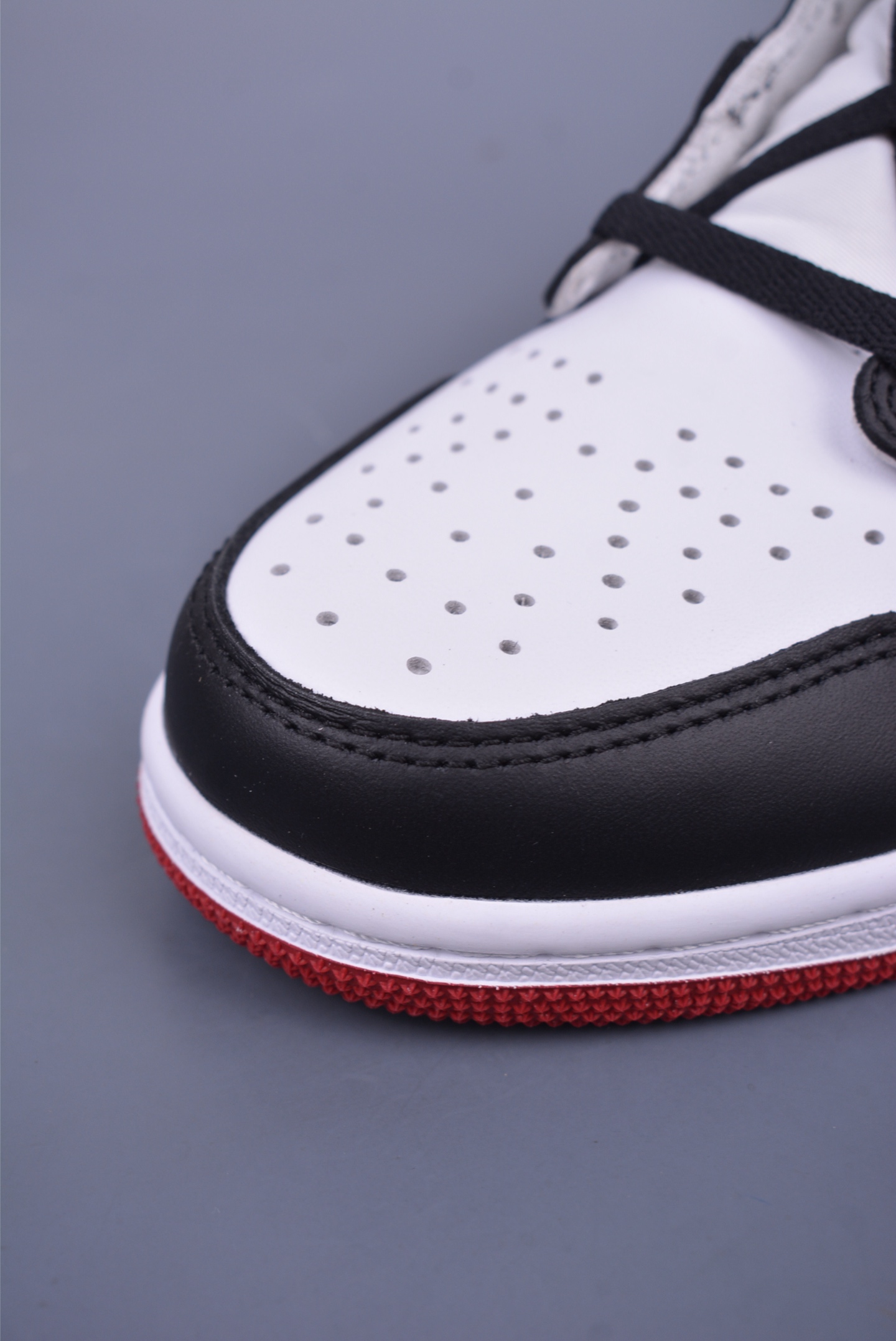 Air Jordan 1 Retro High OG Black Toe AJ1 basketball shoes Black Toe Black Head 555088-125