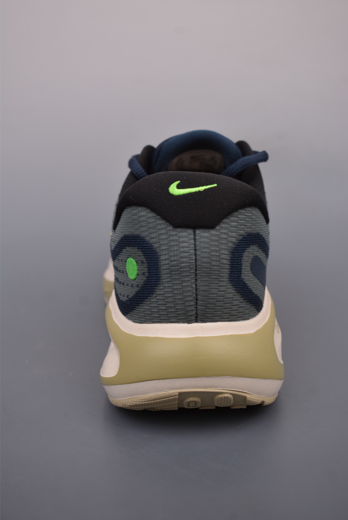 Nike Journey Run Dark Black Gold Hook Pink
