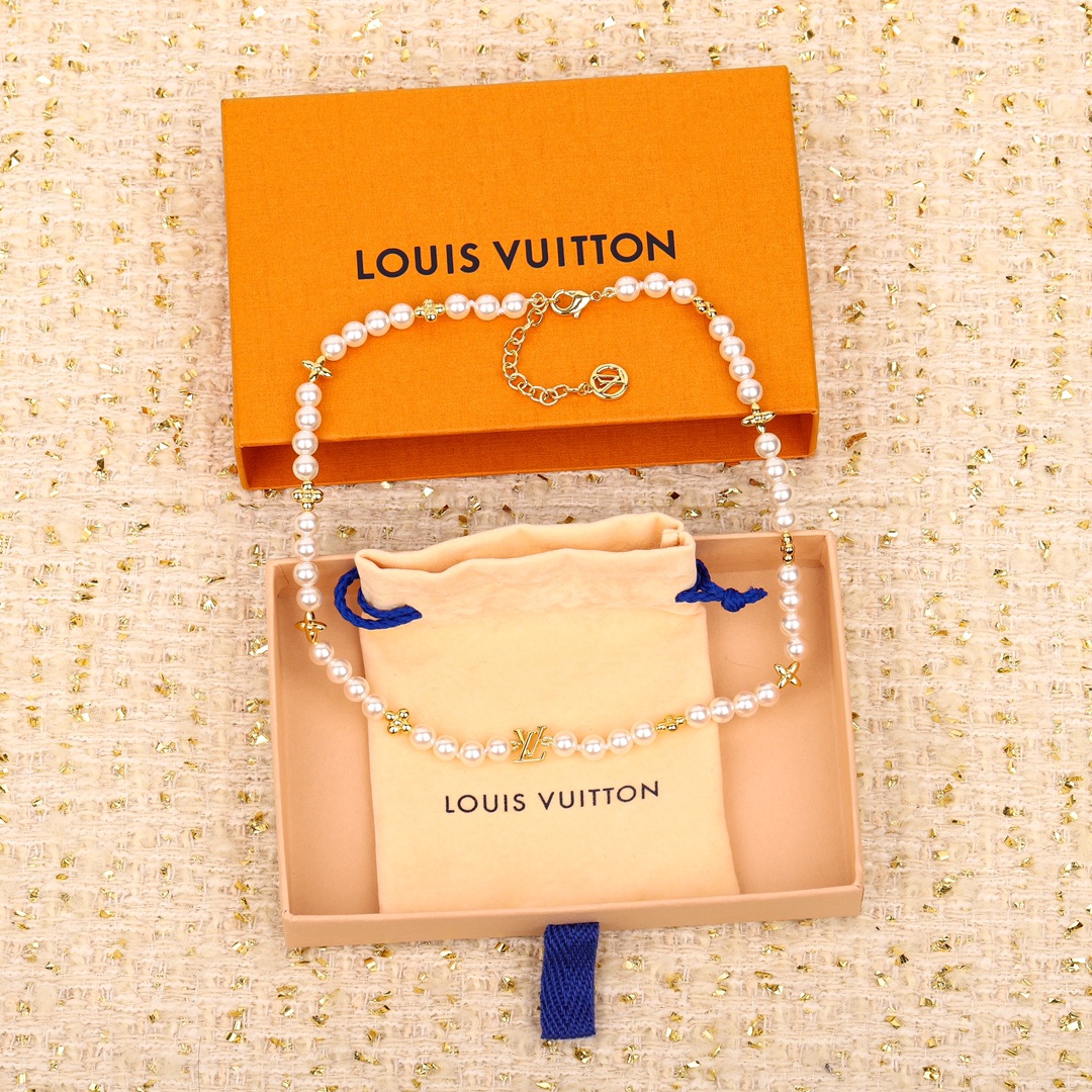 Louis Vuitton Golden Flower Pearl Necklace