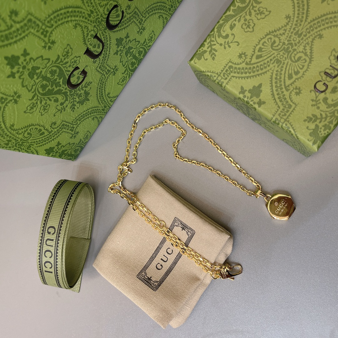 Gucci gold nut necklace