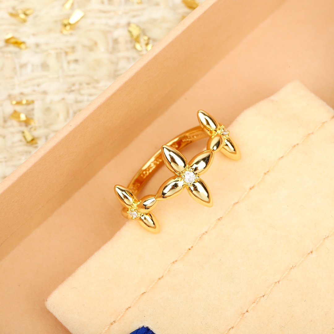 Louis Vuitton Four Leaf Clover Ring