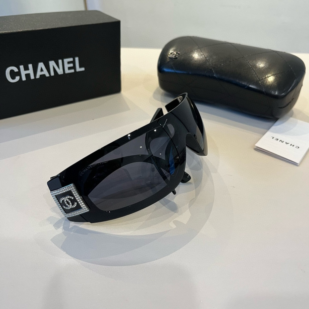 Chanel round frame sunglasses