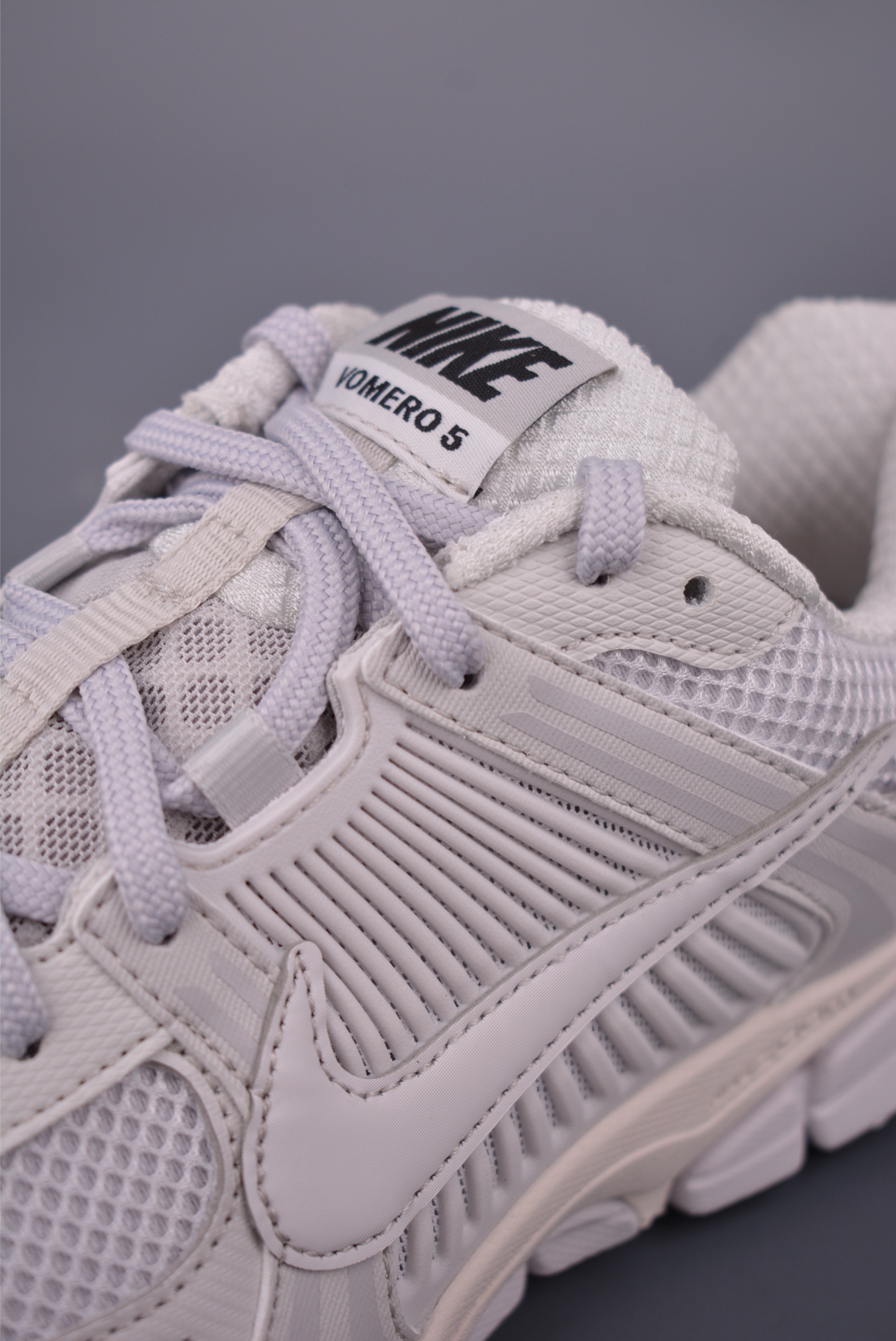 Nike Zoom Vomero 5 