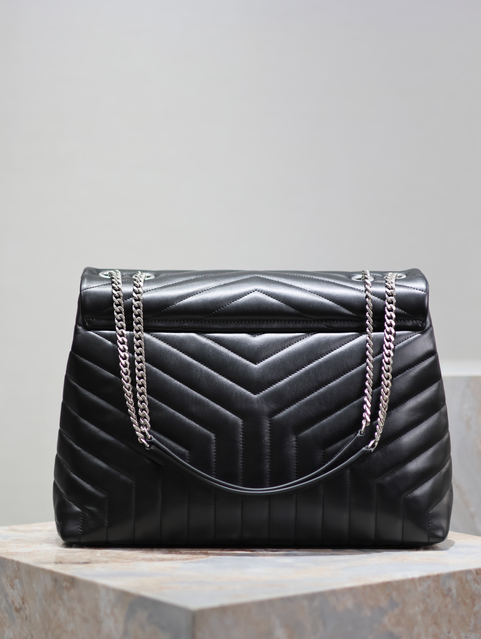 Saint Laurent LouLou Large Tote 574947