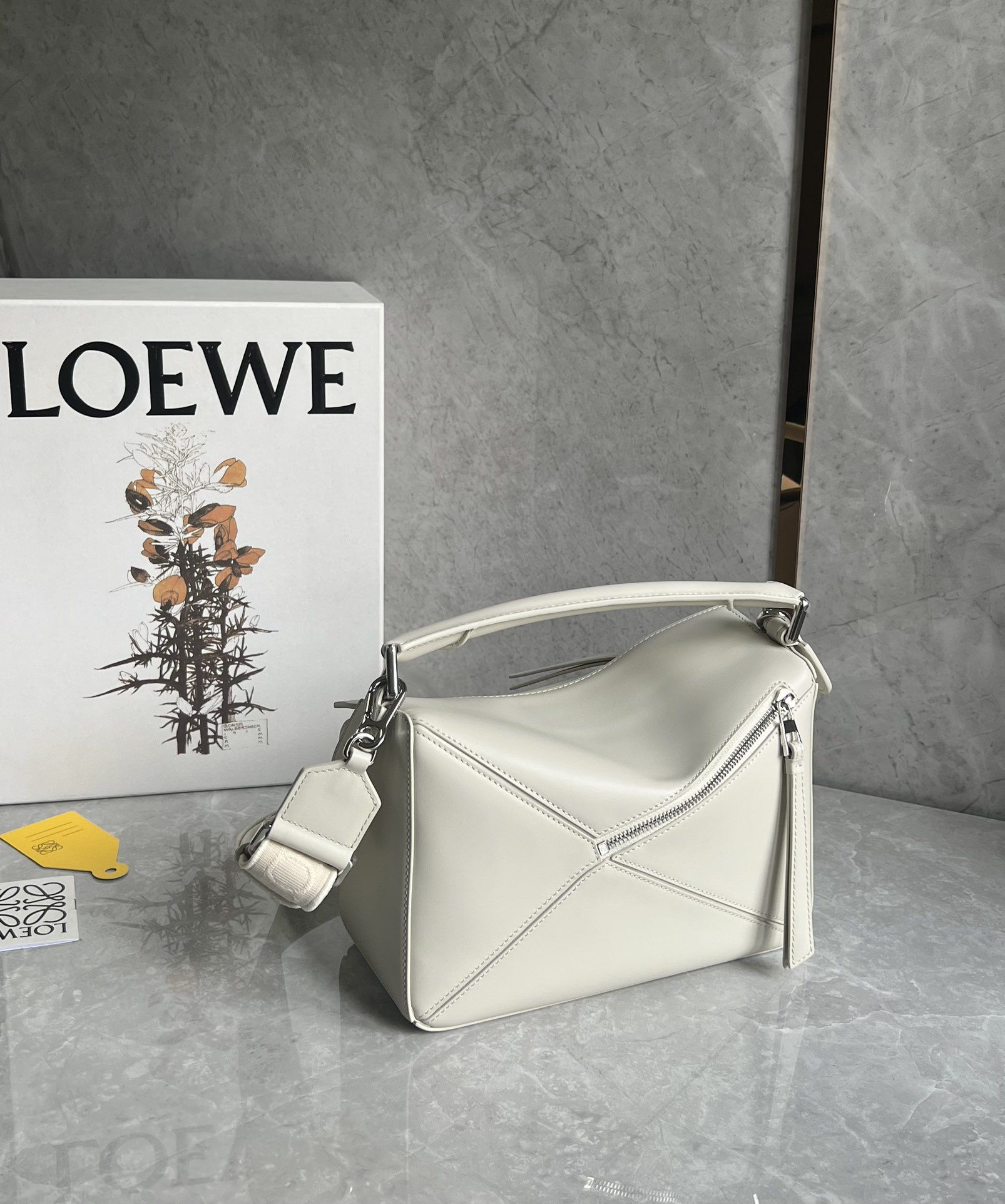 Loewe zzle embroidered shoulder strap bag 0189