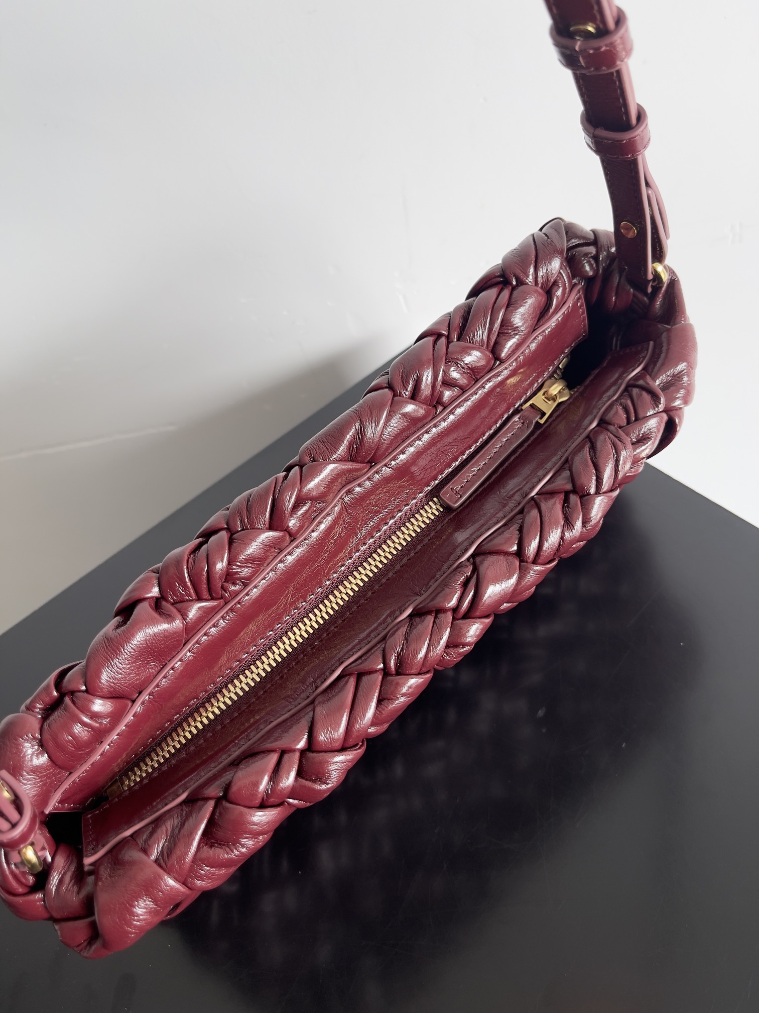 Bottega Veneta Kalimero cha cha woven handbag 785780