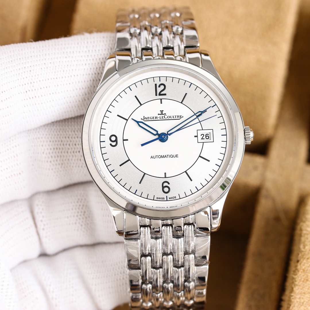 Jaeger-LeCoultre Master Ultra-Thin sector dial
