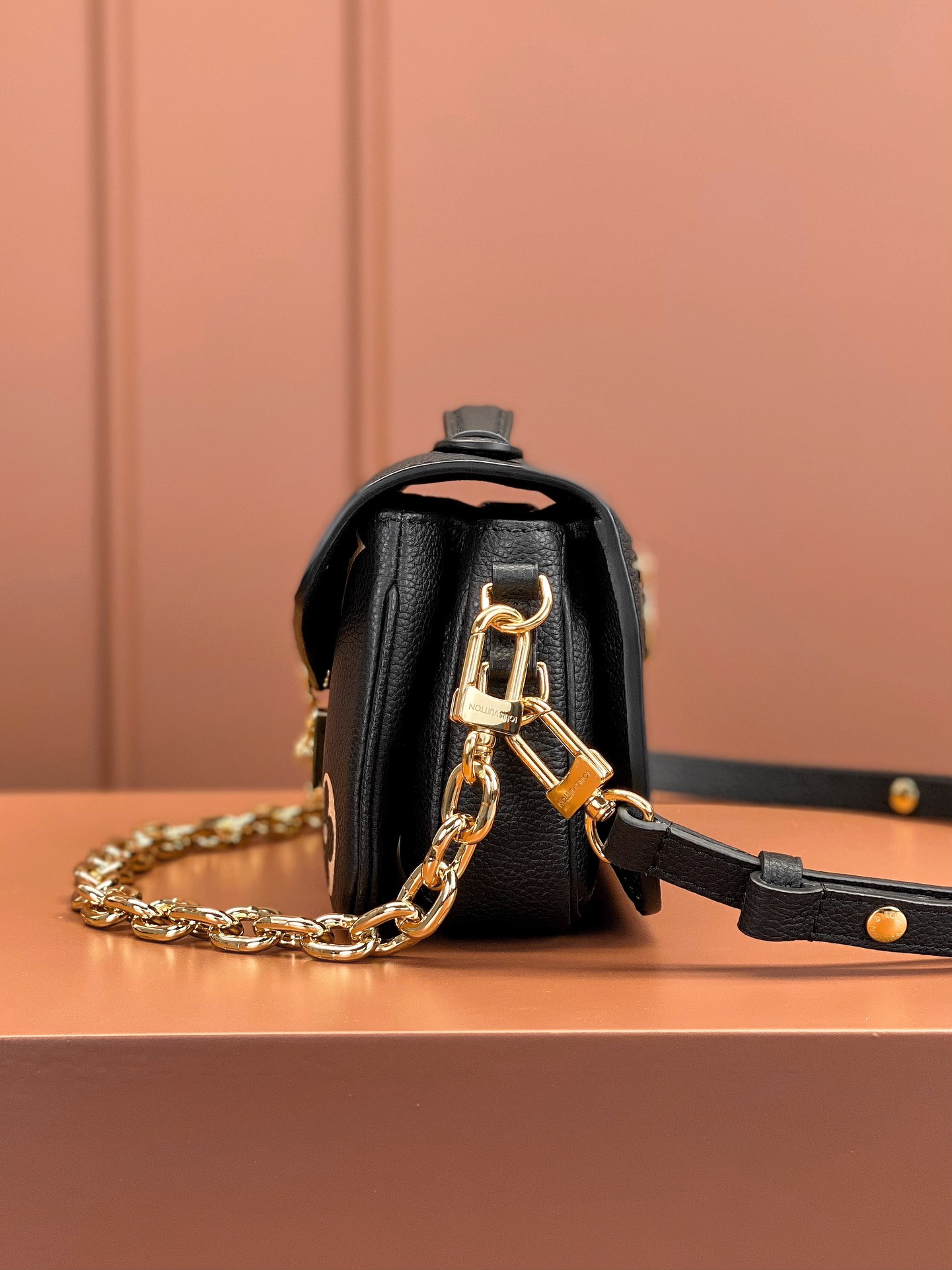 Louis Vuitton POCHETTE MÉTIS EAST WEST Bag M46596