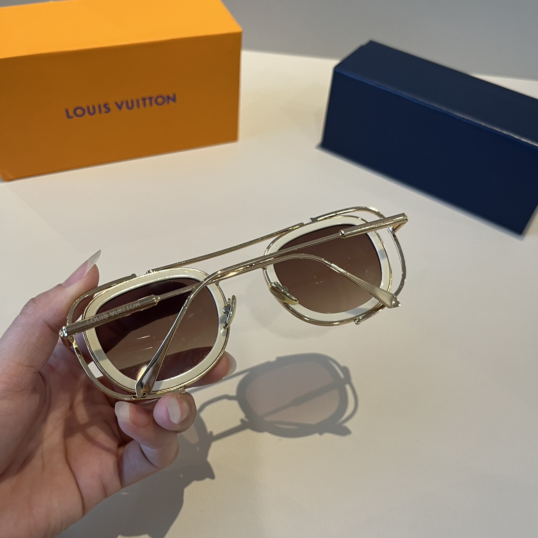 Louis Vuitton round-frame sunglasses