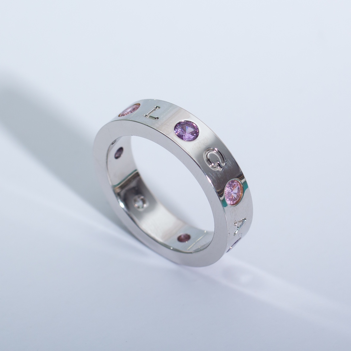 Bulgari logo diamond ring