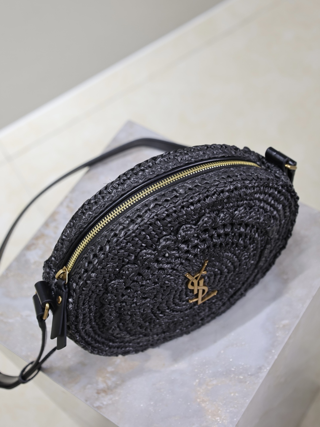 Yves Saint Laurent round woven bag 685601