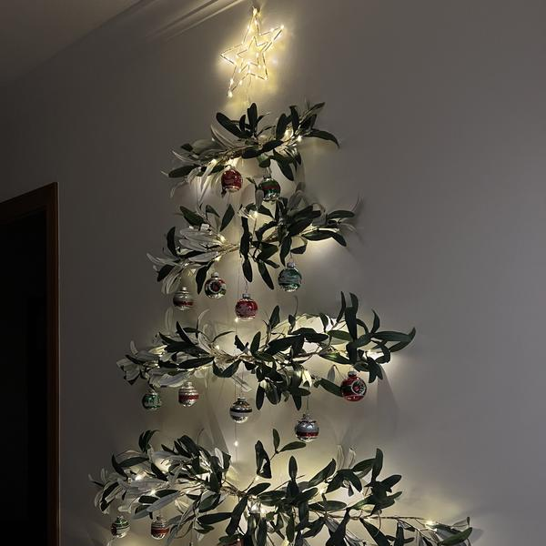 🎄Pre-lit Wall Hanging Olive Leaf Tree - Height: 5.5FT x Width: 42