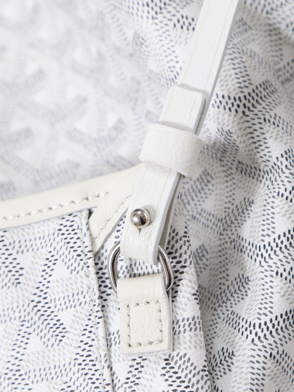 Goyard bohemian hobo 020223