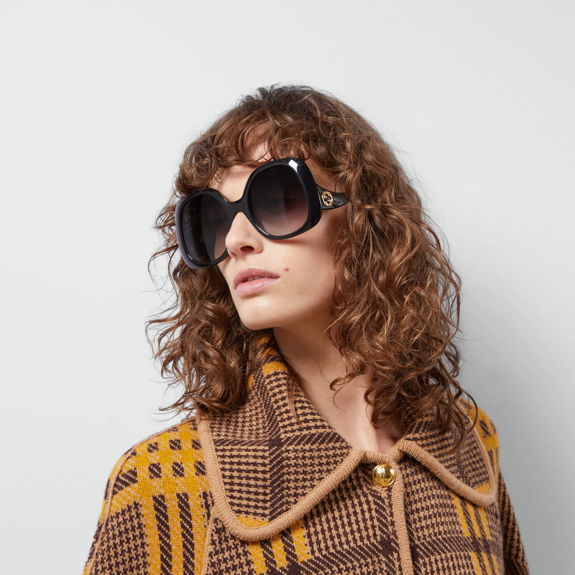 Gucci oval frame sunglasses