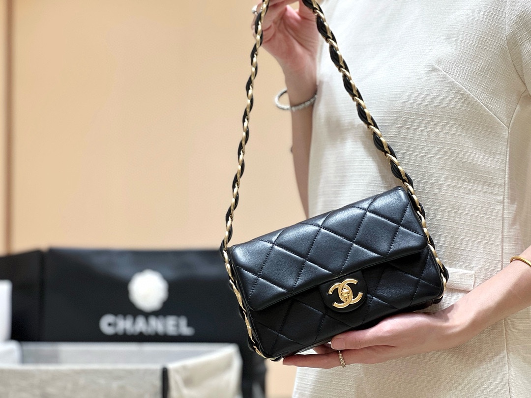 Chanel 24K Autumn and Winter Series Thick Chain Underarm Bag AS5174