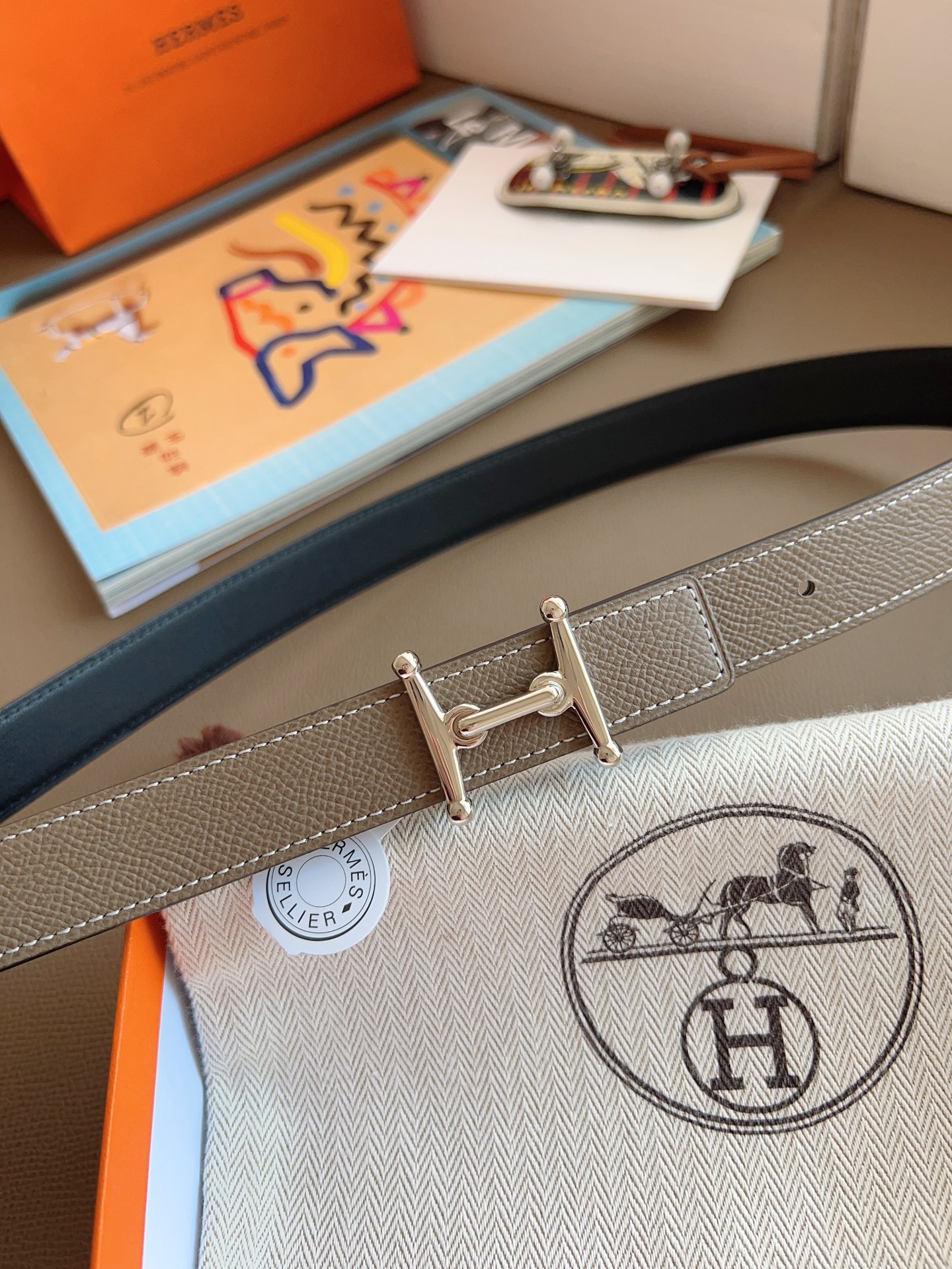 Hermès 2025 New Women's Double-Sided Belt 2.4cm Width