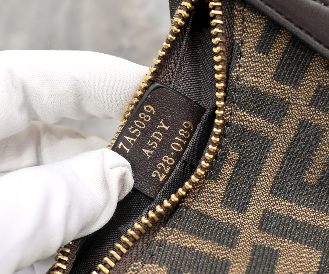 FENDI gray underarm mini bag 2186