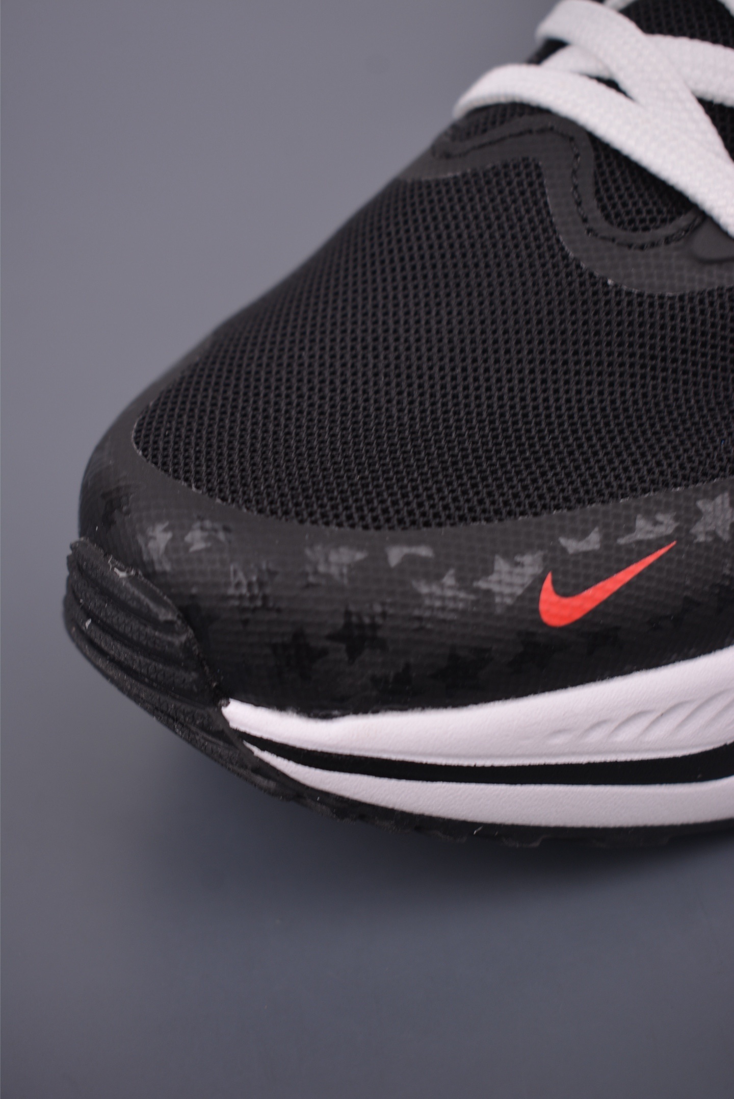 Supreme x Nike Zoom Plus 