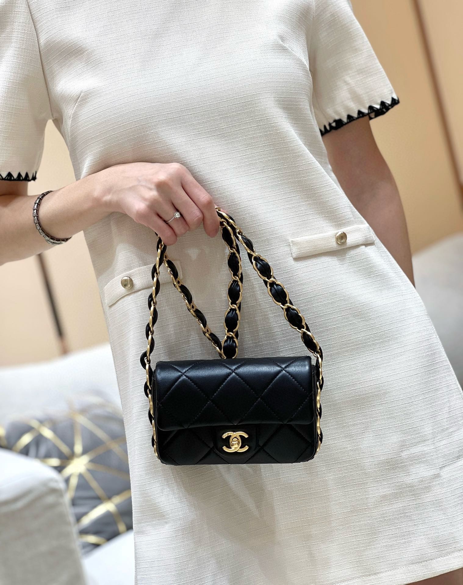 Chanel 24K Autumn and Winter Series Thick Chain Underarm Bag AS5175