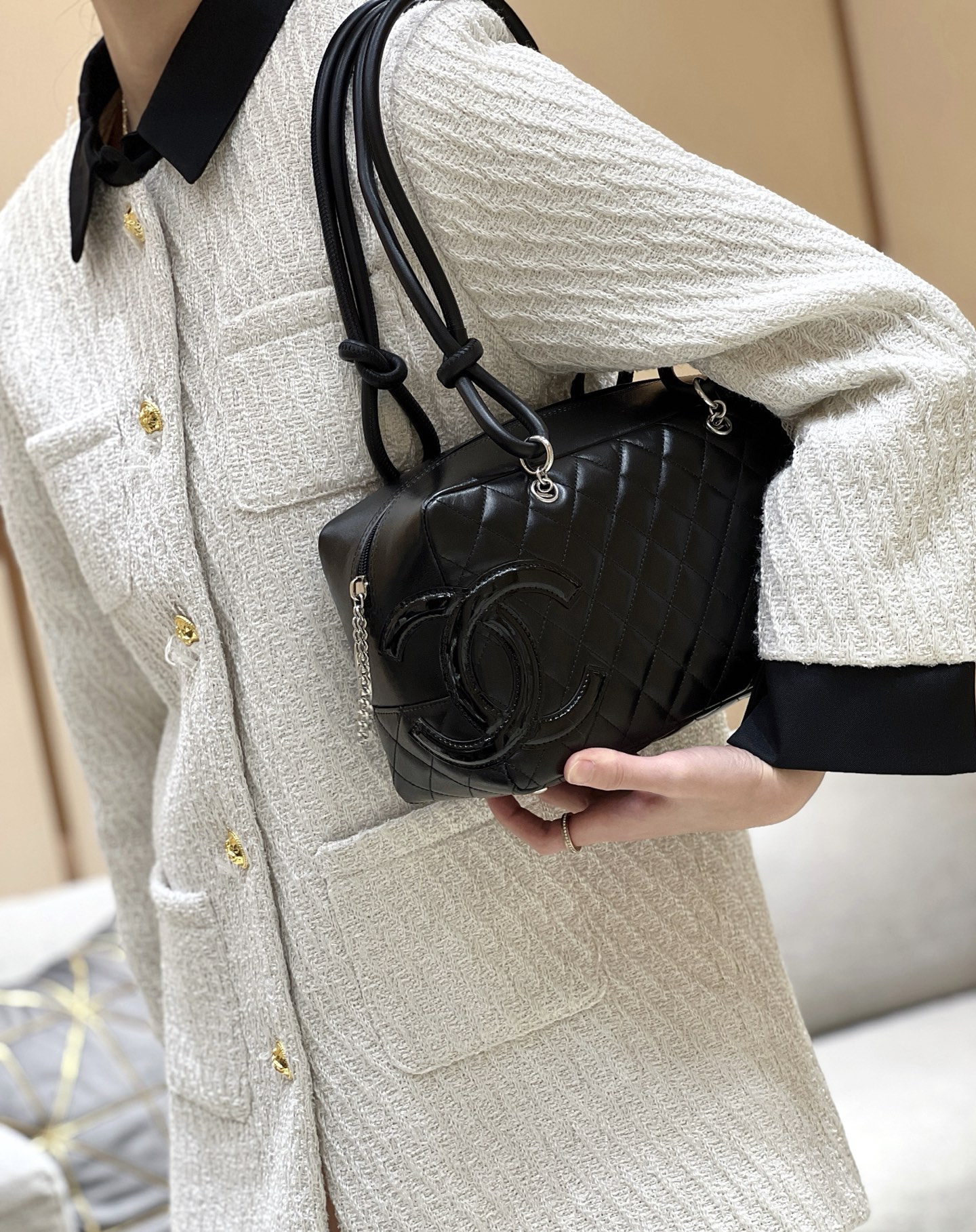 Chanel Used Kangpeng Large Pillow Bag A25171