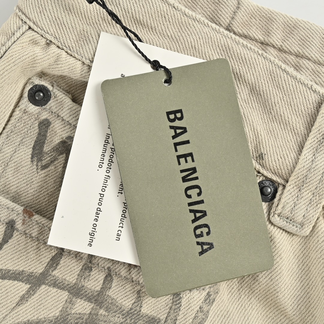 Balenciaga 24Fw catwalk graffiti jeans