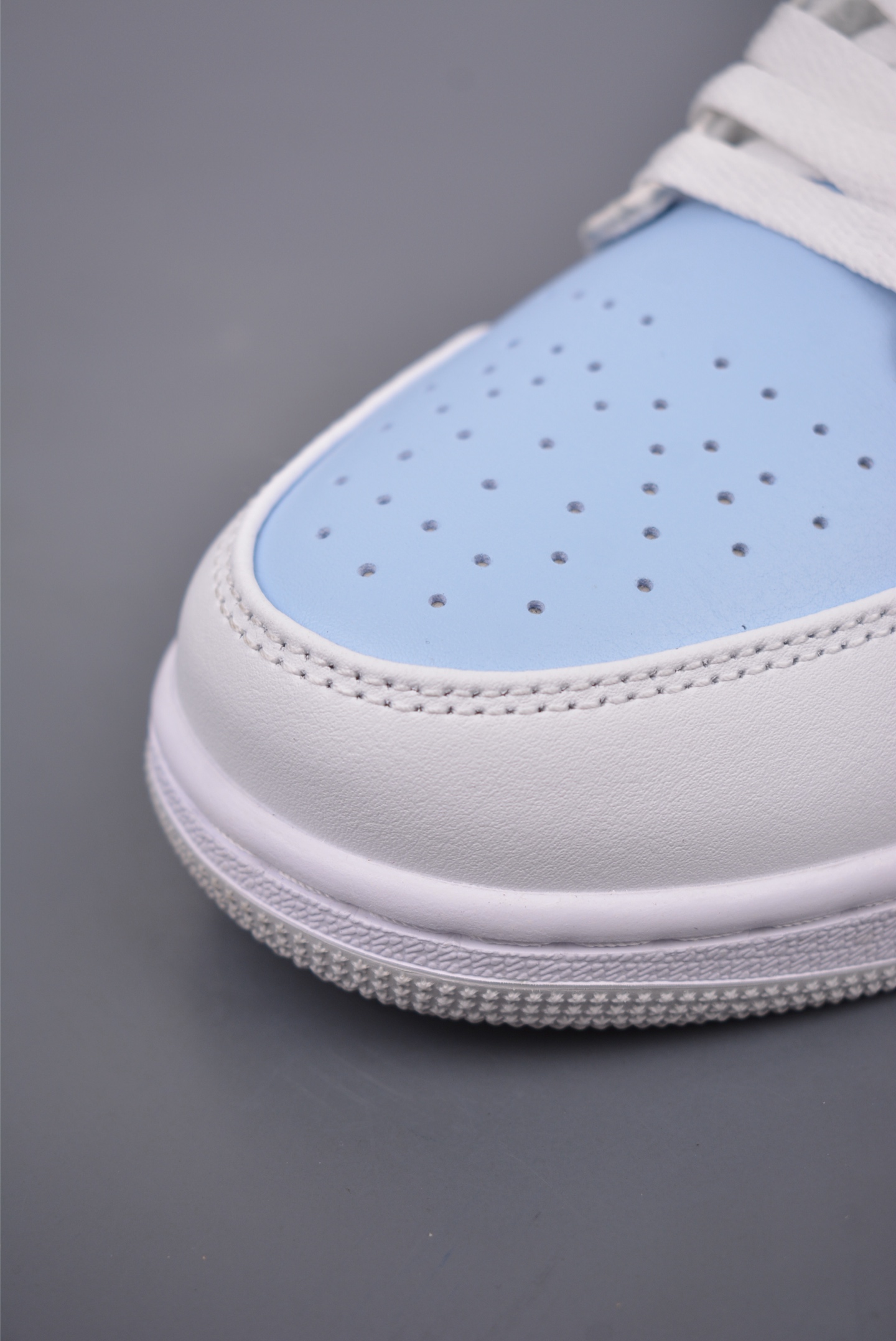 Nike Wmns Air Jordan 1 Low GS White Blue Burst IB7692-400
