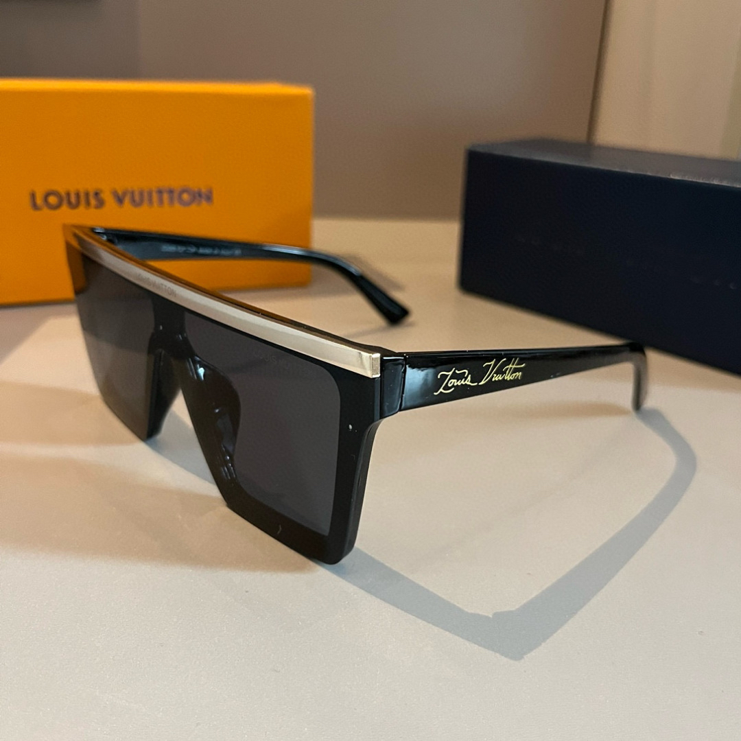 Louis Vuitton square-frame sunglasses