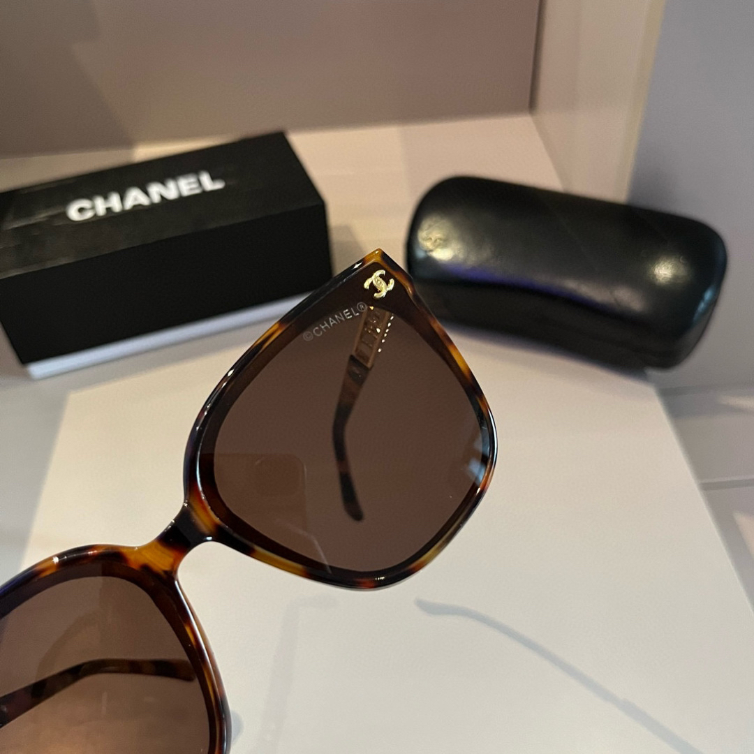 Chanel round frame sunglasses