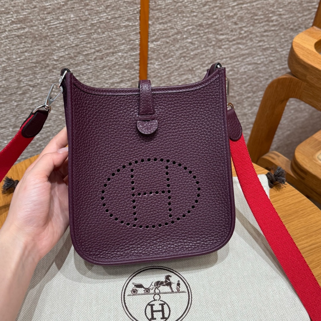 Hermès Evelyne N5Cassis Handbag (Handmade to Order)