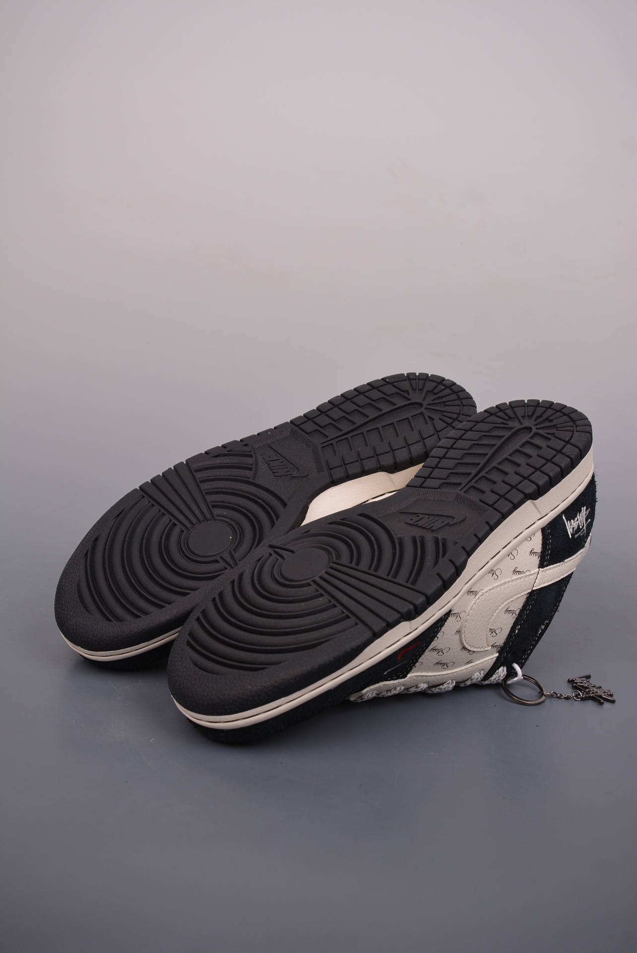 Stussy x Nike By You SB Dunk Low Retro SP Black and White Embroidery XY1688-017