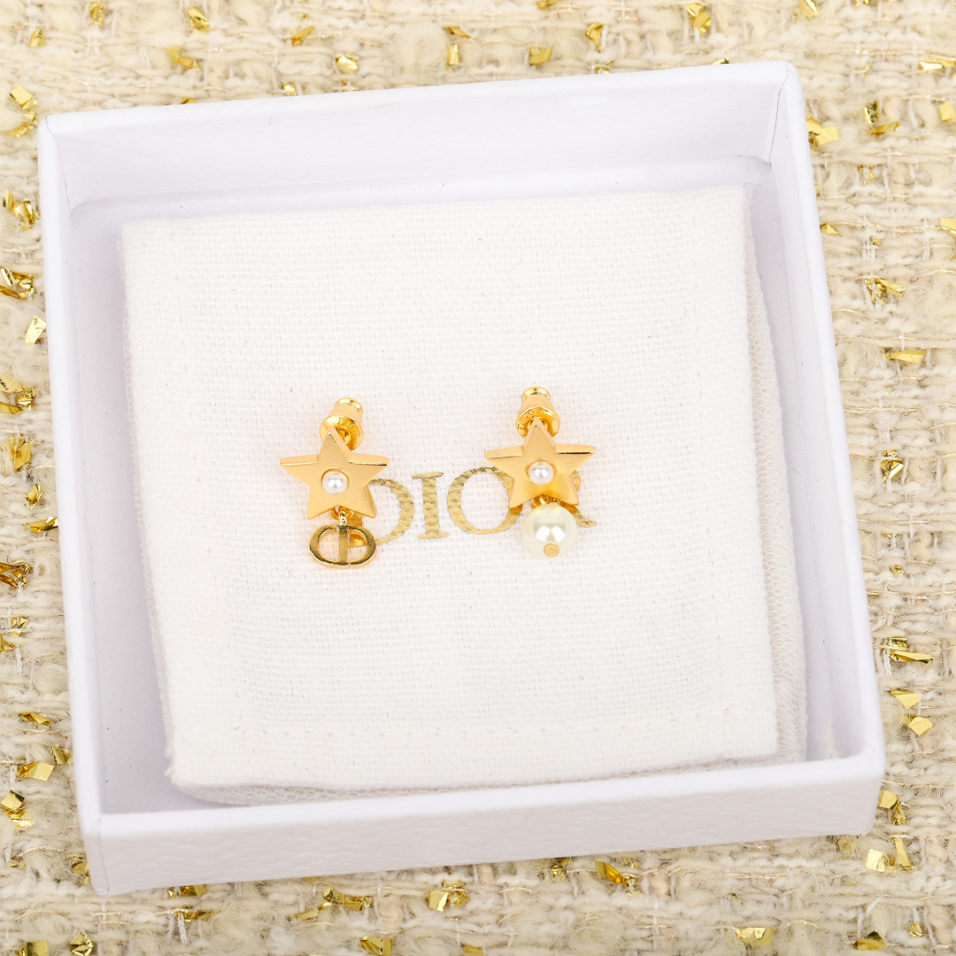 Dior 25 five-pointed star earrings