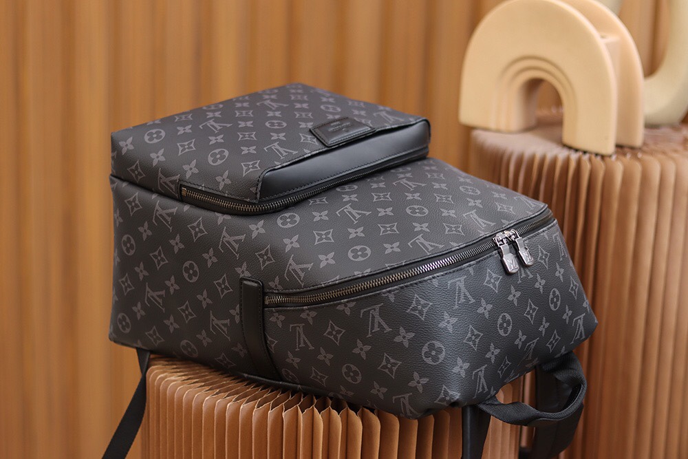 Louis Vuitton Discovery Backpack M43186