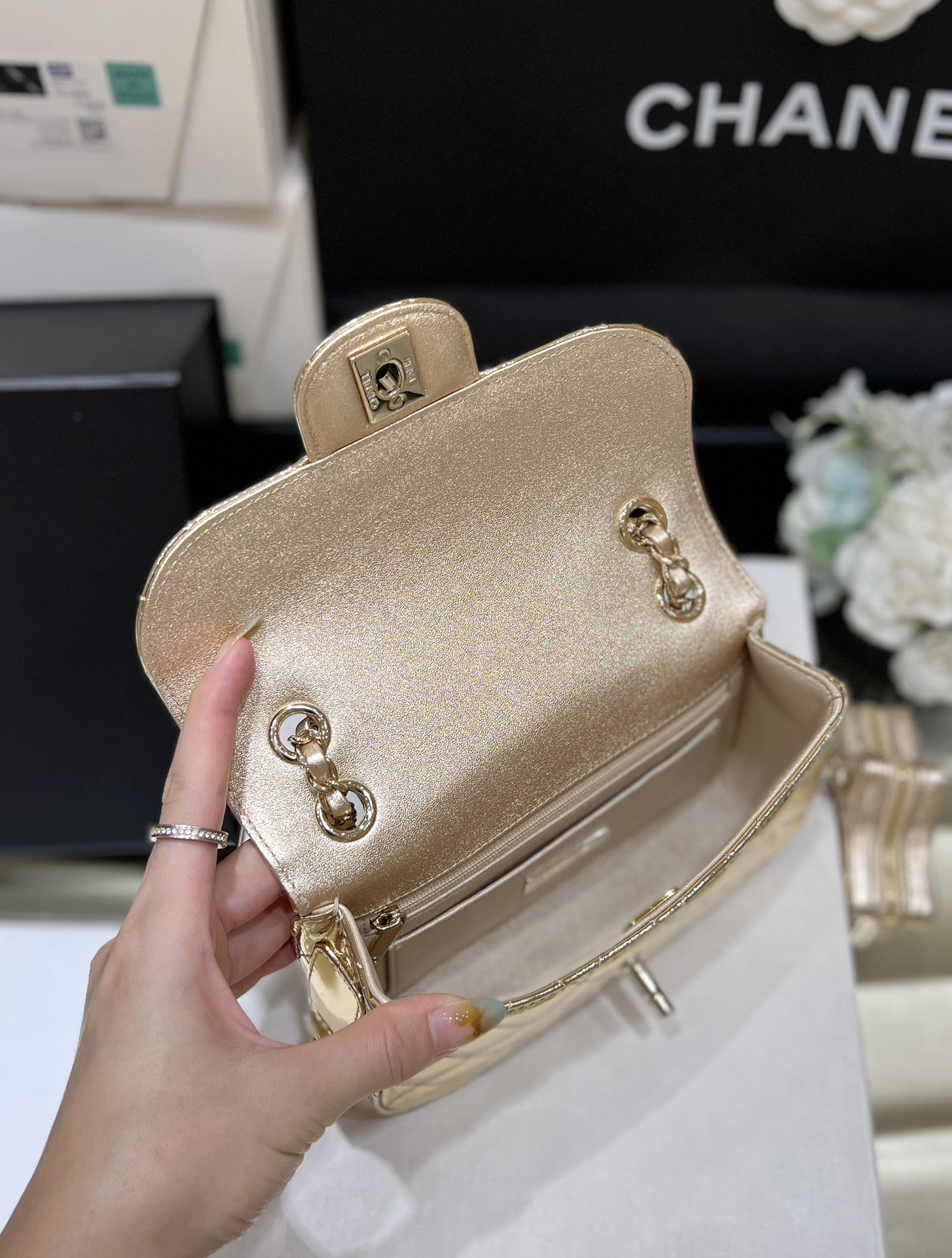 Chanel 24C Early Spring Resort Collection AS4646