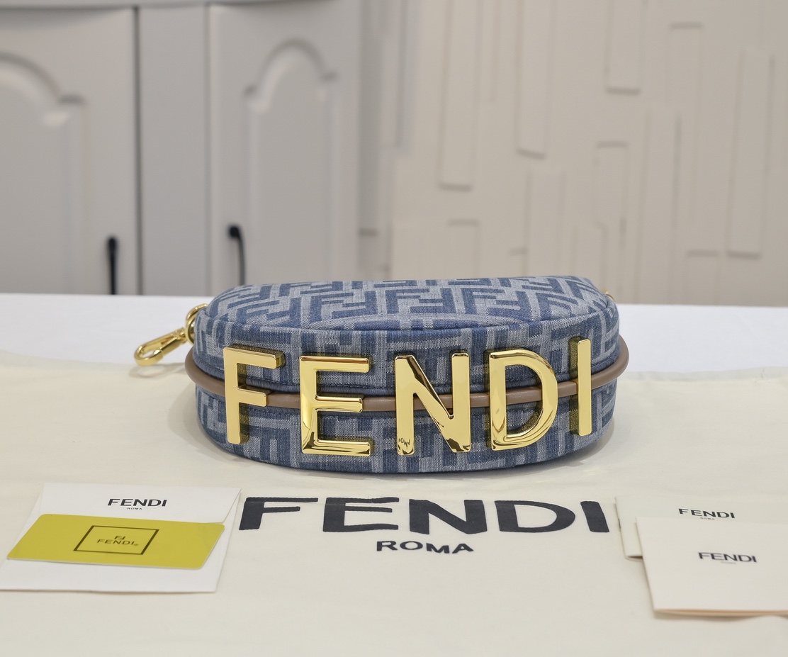 FENDI praphy underarm bag 1009
