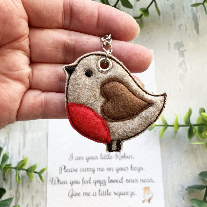 Pocket Hug| Felt Robin Keychain