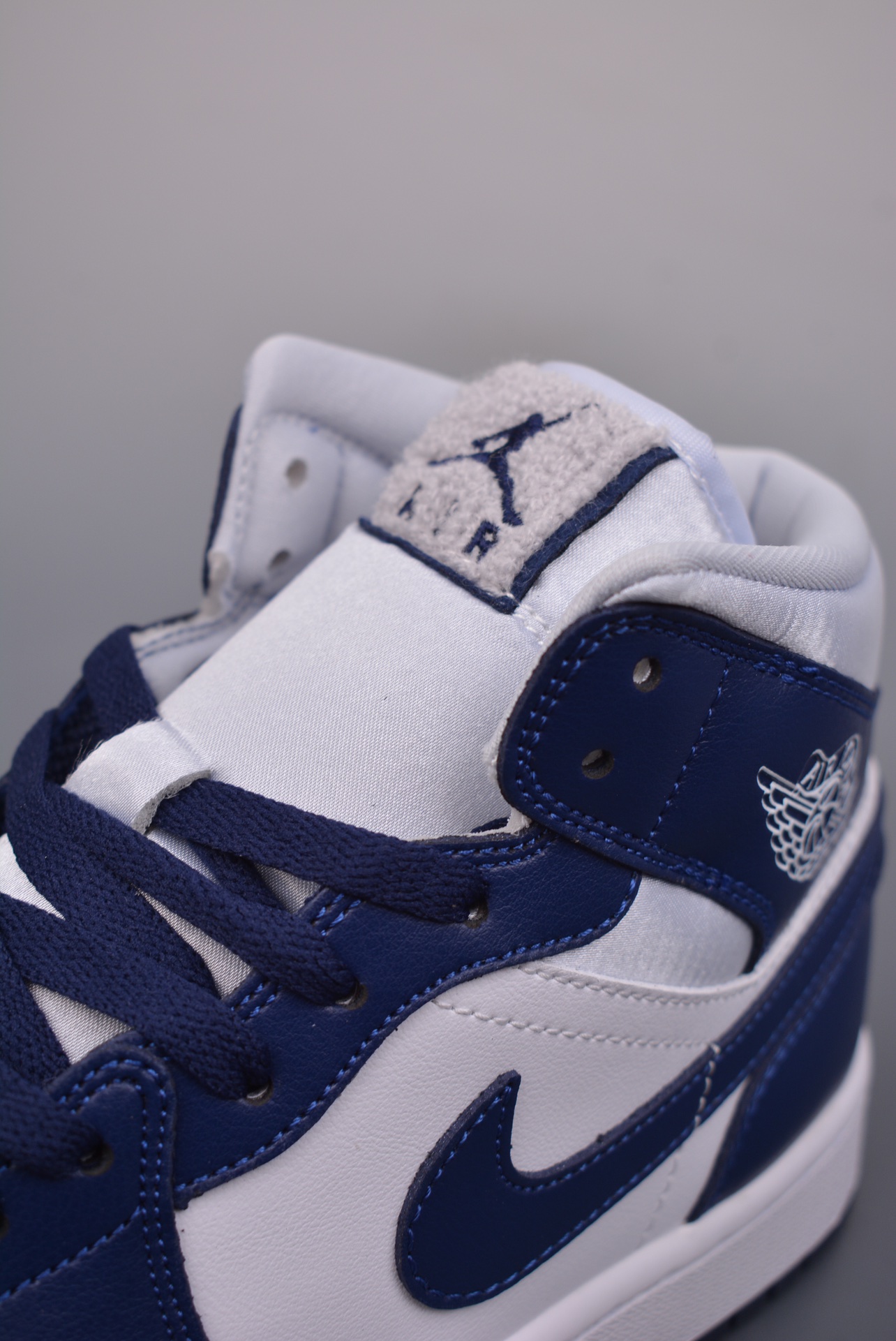 Air Jordan 1 Mid Silk Blue  FZ8777-044