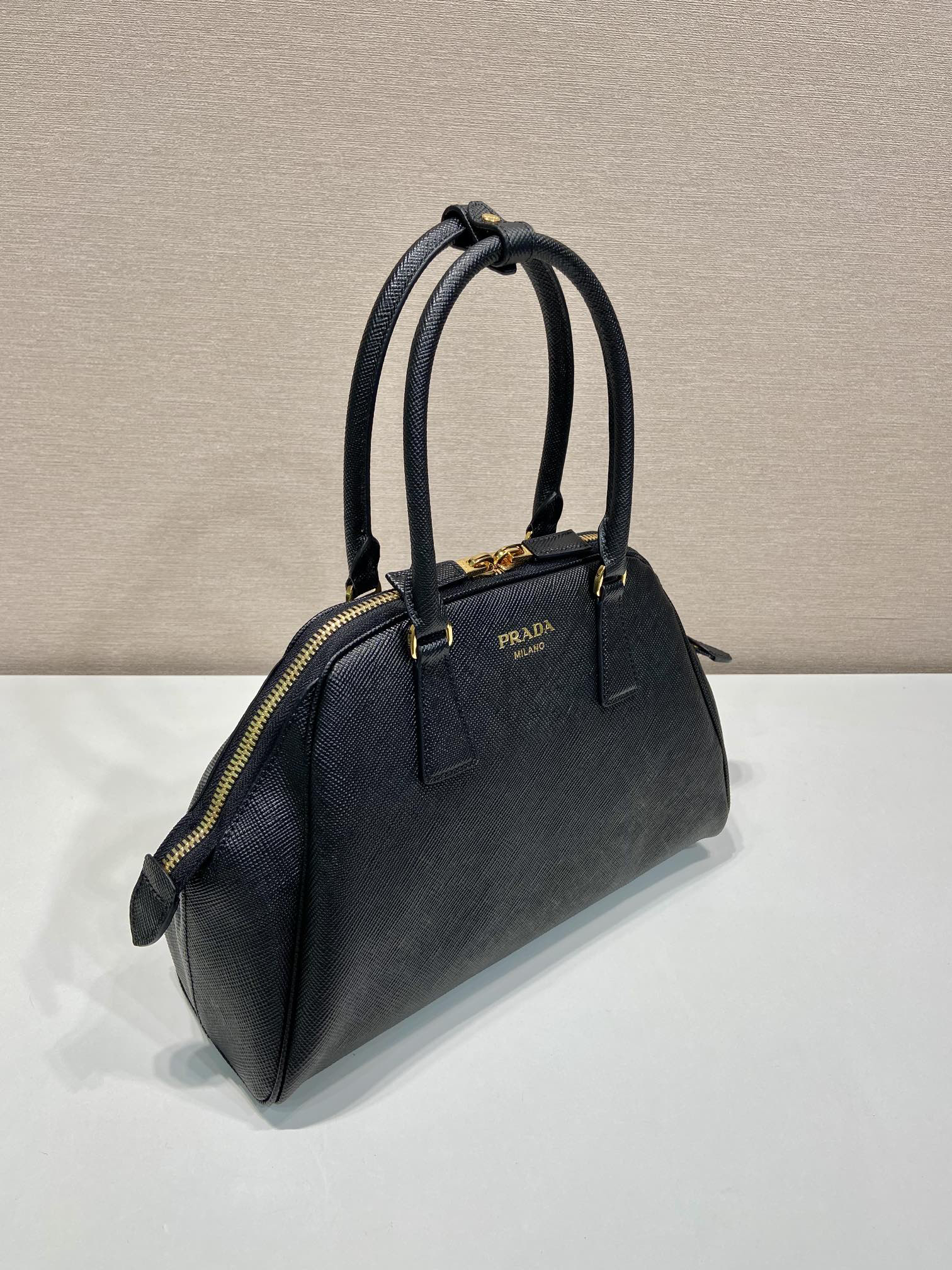 Prada Shell Bag 1BG537