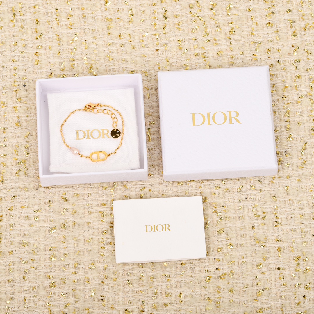 Dior CD letter drop pearl bracelet