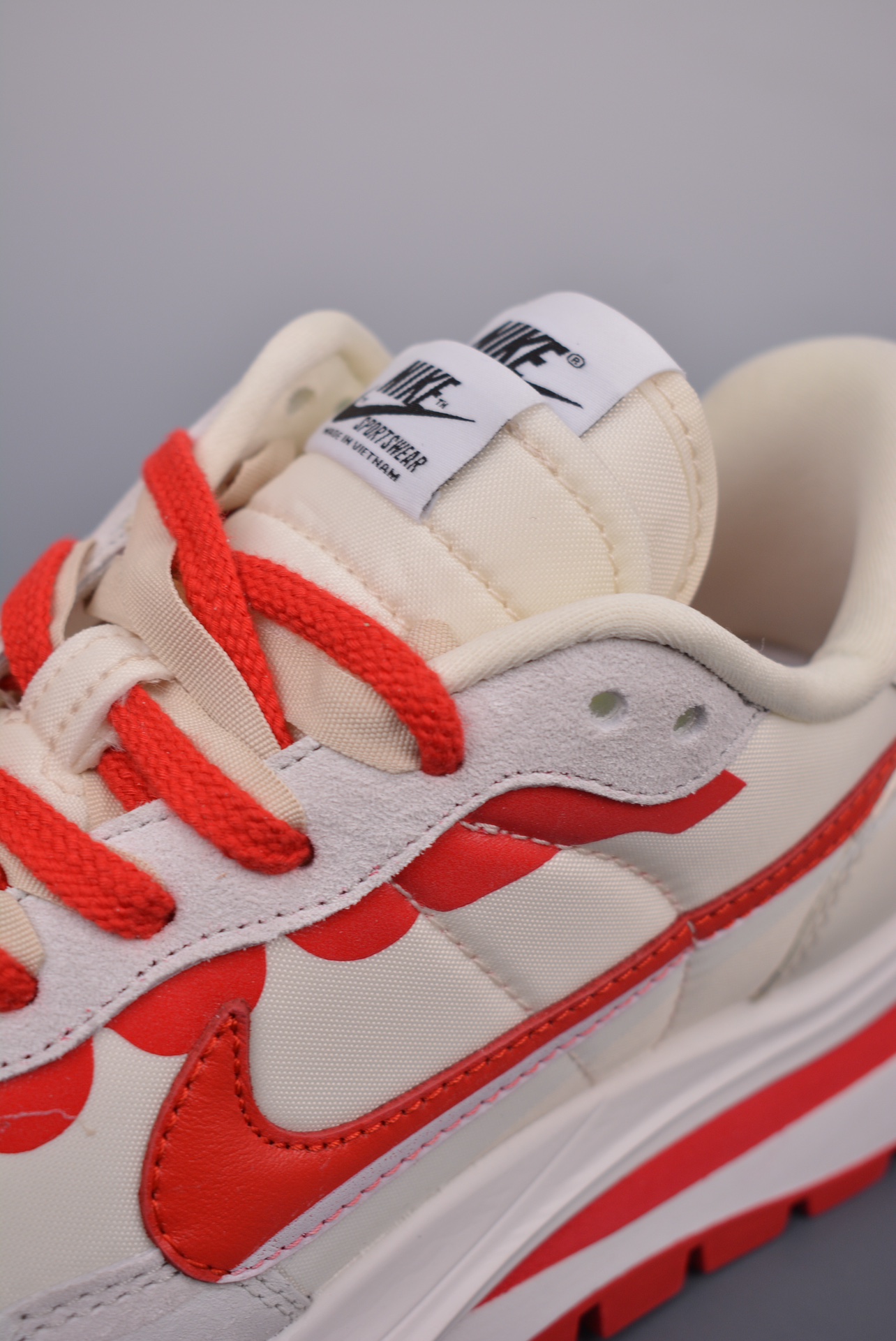 Sacai x Nike VaporWaffle 3.0 Beige University Red DD1875-110