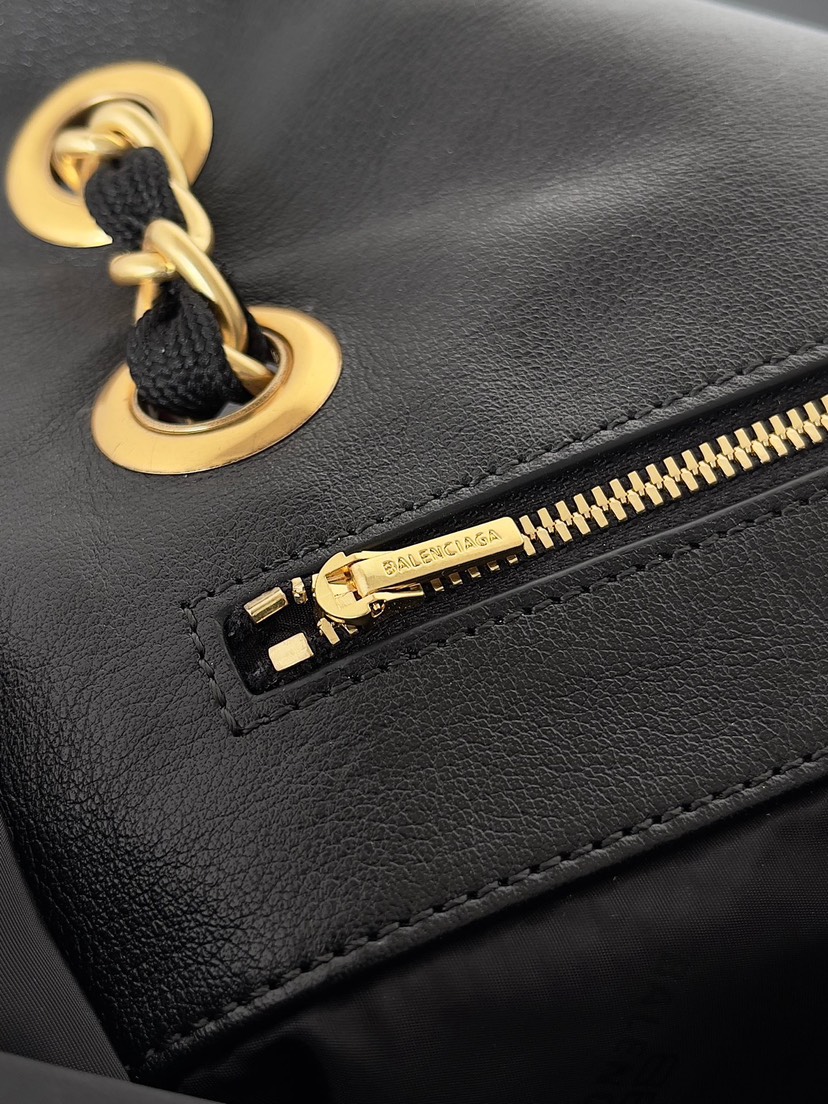 Balenciaga 2025 Early Spring Series MoDu Handbag