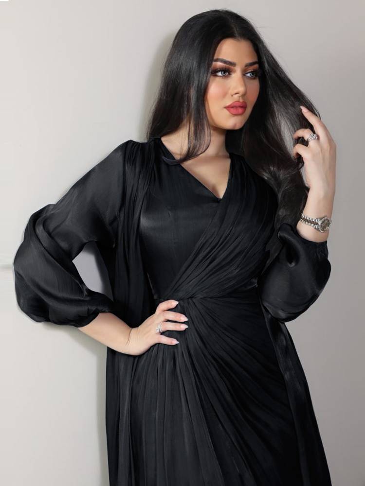 Brilliant Silk V-Neck Pleated Dress Two-Piece Set