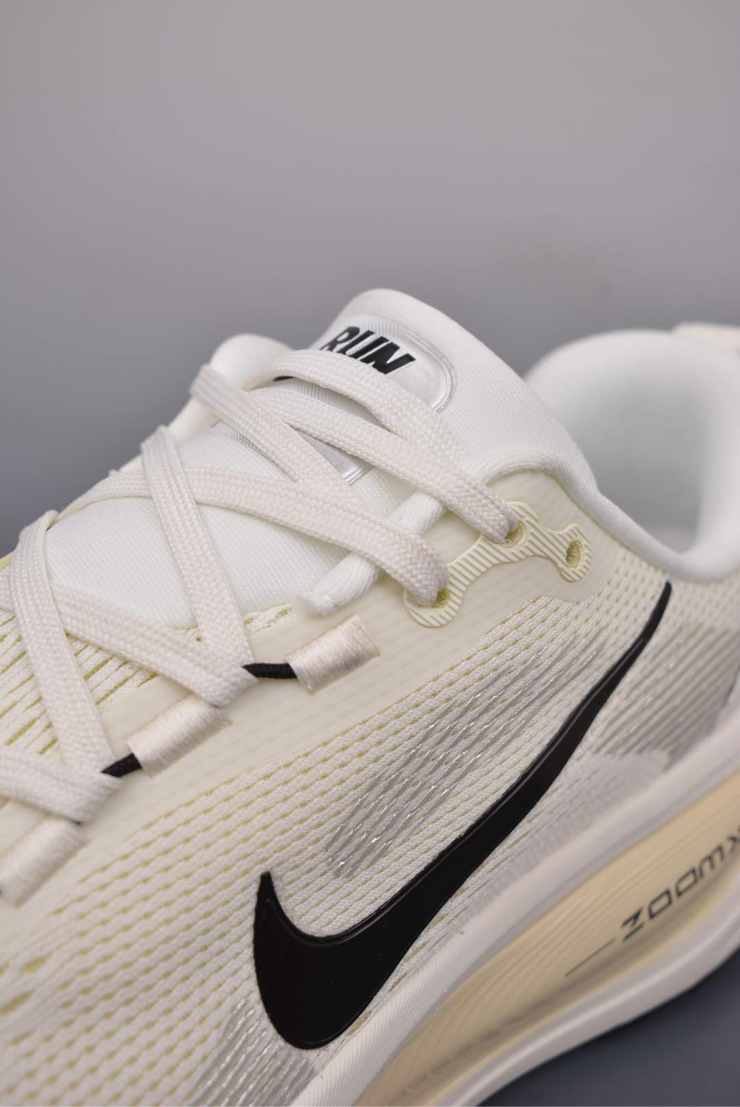 Nike Vomero 18 ZoomX Beige Black HM6804-101