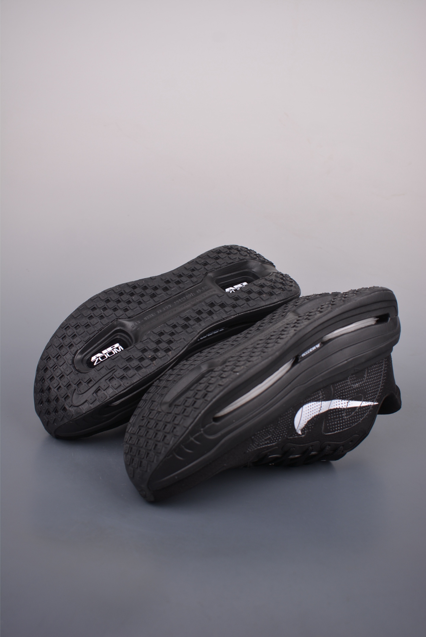 Nike Vomero premium “Black White” HM5973-100
