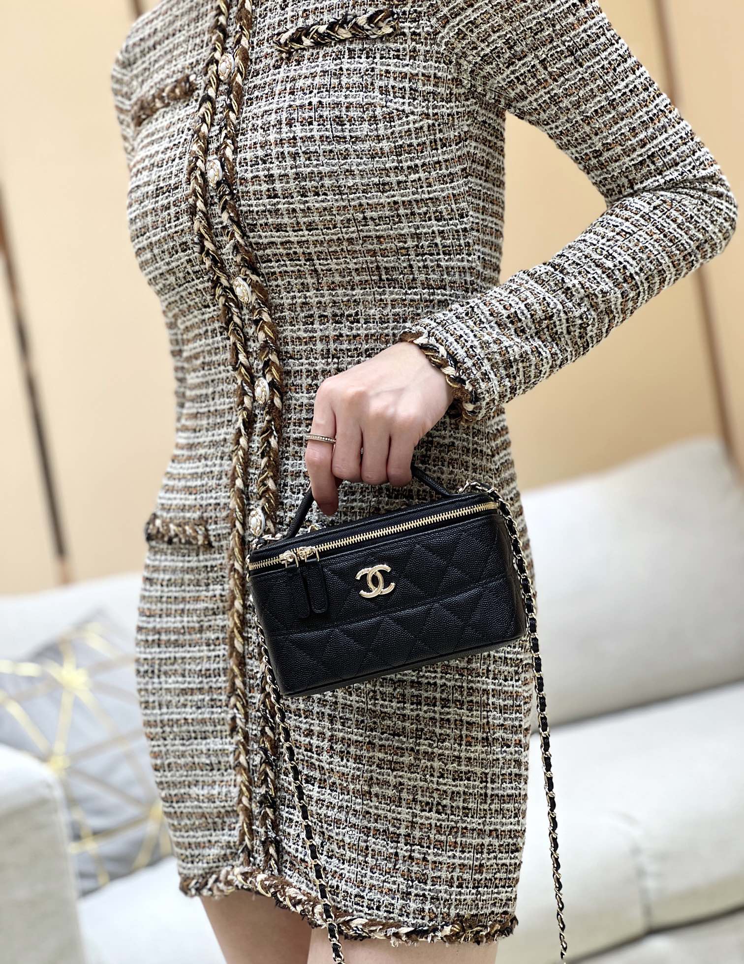 Chanel 25C handle long box AP4404