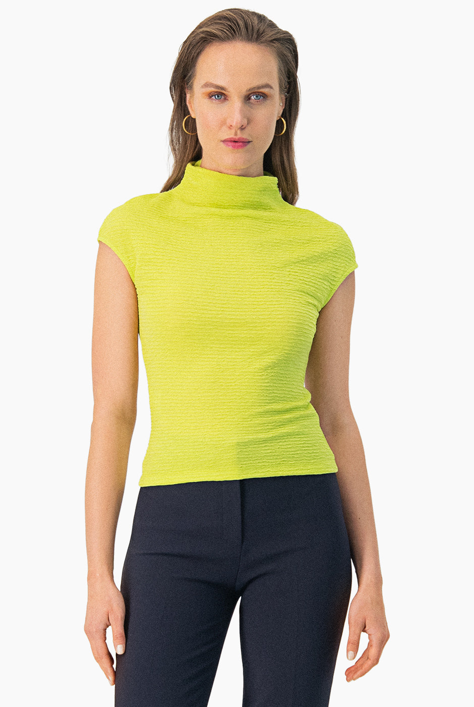 Blusa recta verde de cuello alto