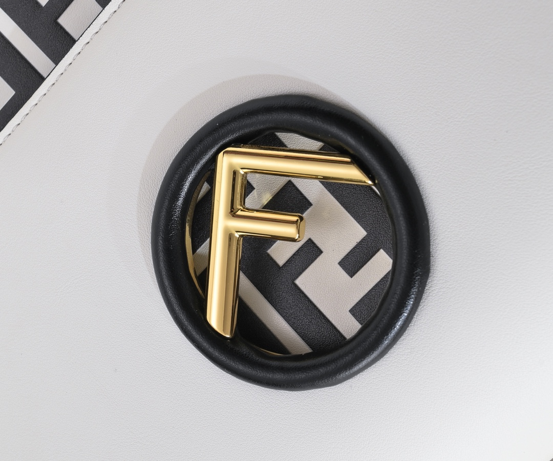 FENDI FF Logo Mania handbag 8806